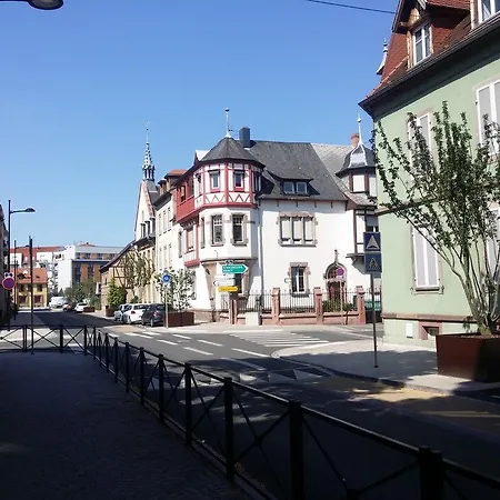 Colmar Apartment شقة *